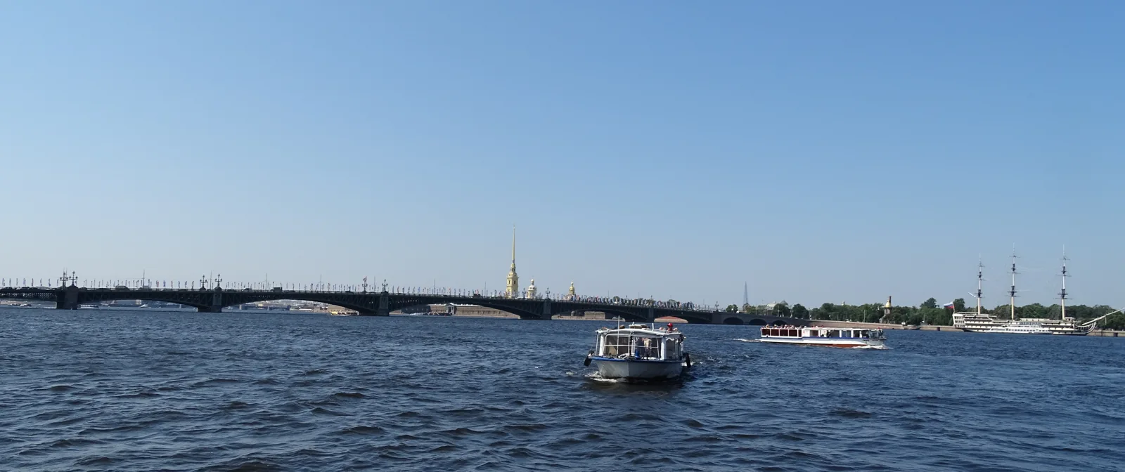 Нева: город, обращённый к воде